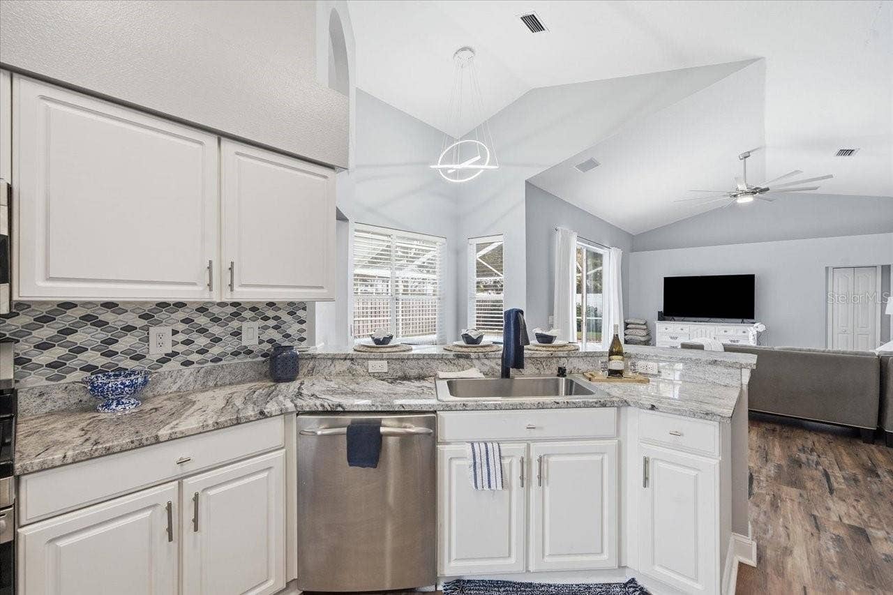 18009 PALM BREEZE DRIVE, Tampa, FL 33647 18009 PALM BREEZE DRIVE, Tampa, FL 33647