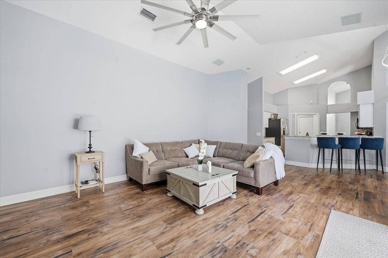 18009 PALM BREEZE DRIVE, Tampa, FL 33647 18009 PALM BREEZE DRIVE, Tampa, FL 33647
