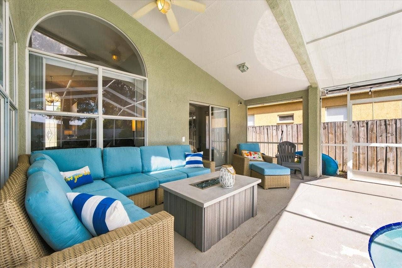 18009 PALM BREEZE DRIVE, Tampa, FL 33647 18009 PALM BREEZE DRIVE, Tampa, FL 33647