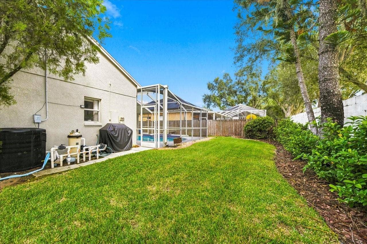 18009 PALM BREEZE DRIVE, Tampa, FL 33647 Back Yard