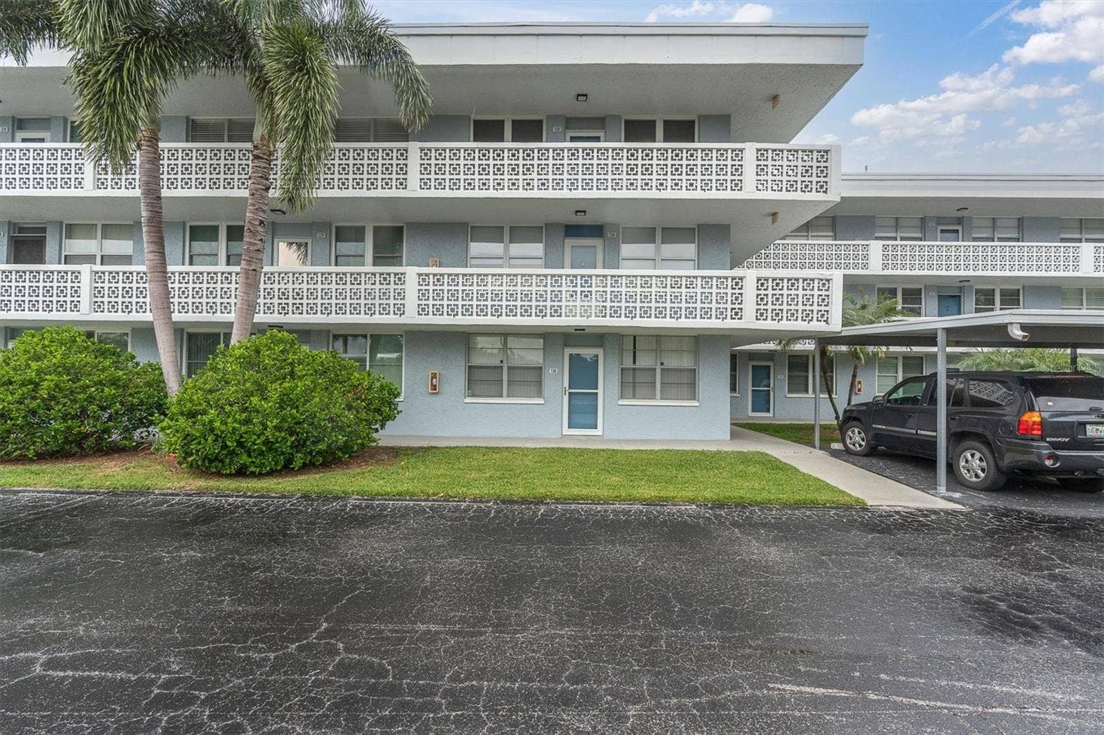 4715 BAY STREET NE, #330, St Petersburg, FL 33703 4715 BAY STREET NE, #330, St Petersburg, FL 33703