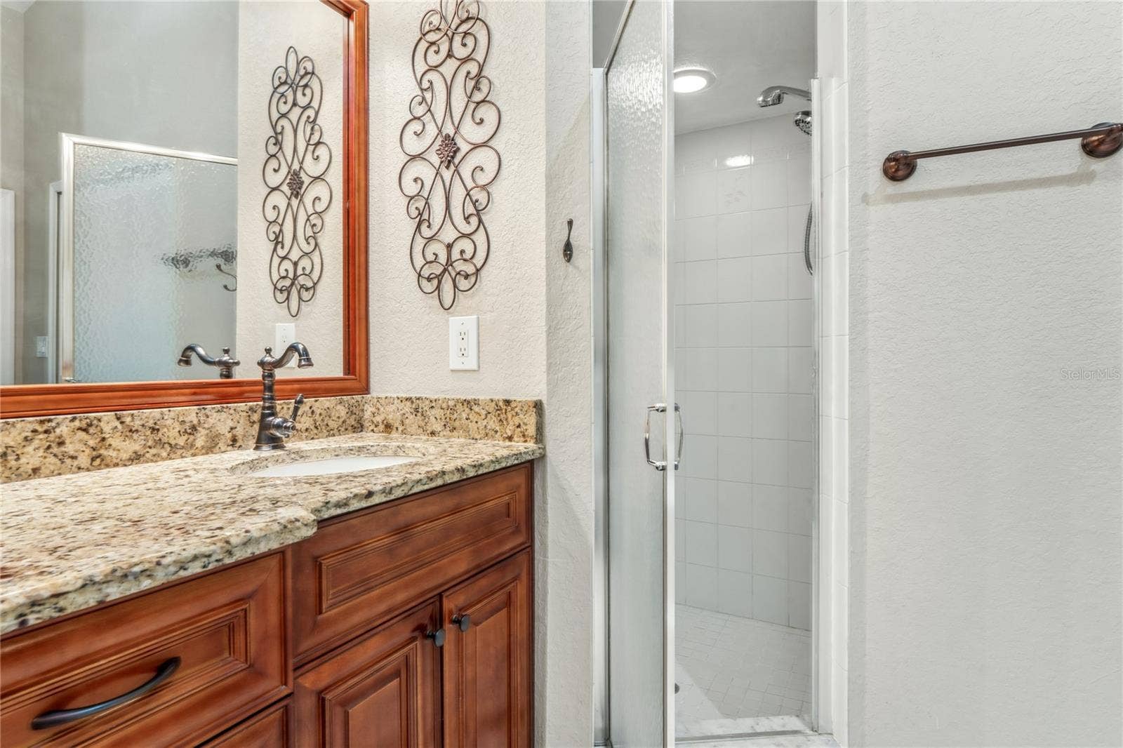 14433 LINDEN DRIVE, Spring Hill, FL 34609 Granite Counter, Shower