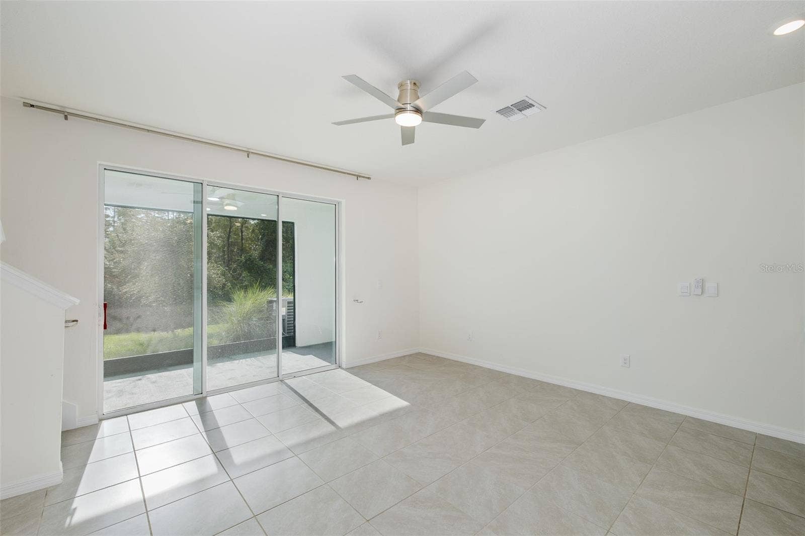 11166 CRESCENT DEER DRIVE, Land O Lakes, FL 34638 Living Room
