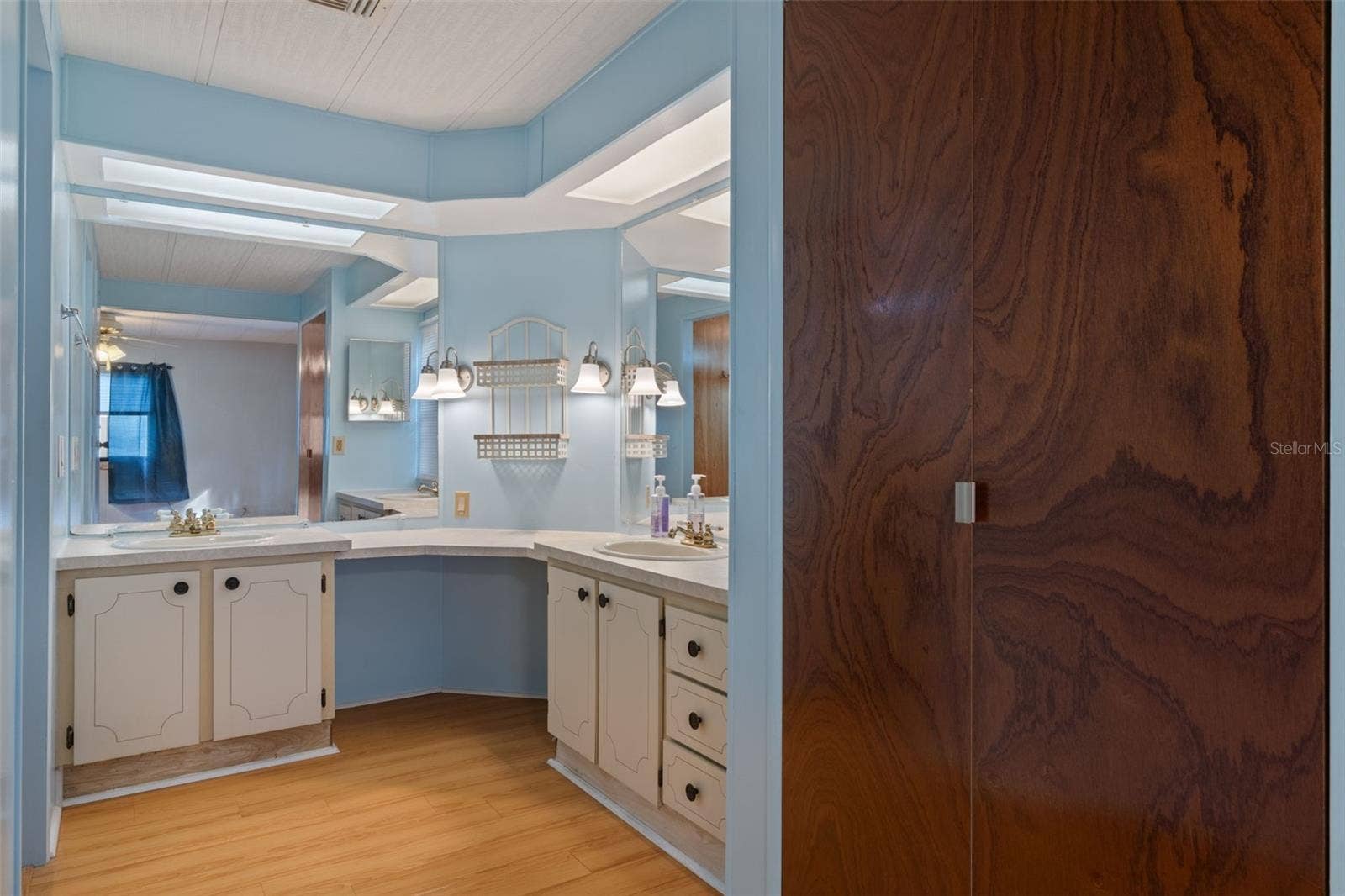 8489 FLEETWAY AVENUE, Brooksville, FL 34613 Primary Bathroom