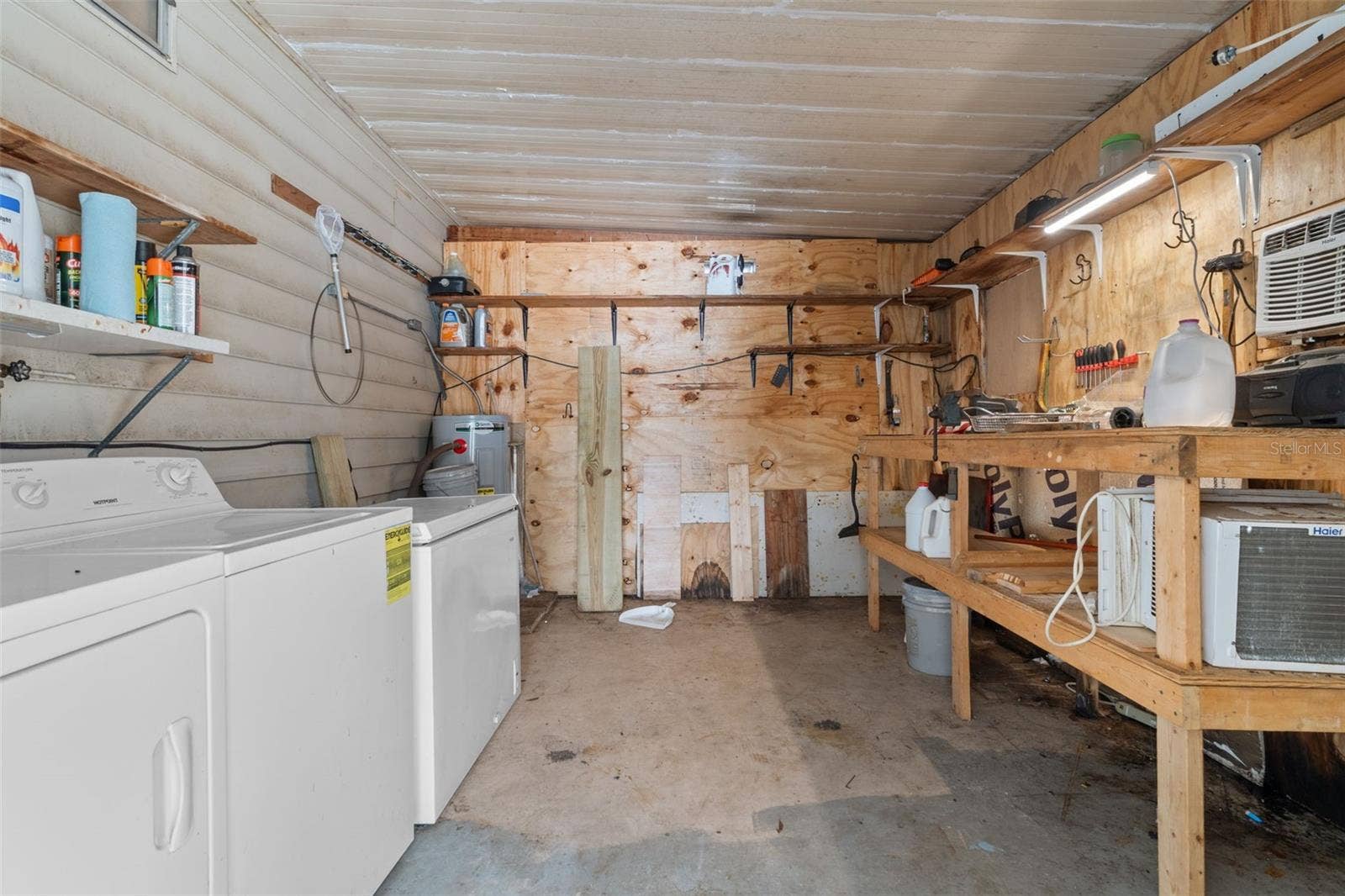 8489 FLEETWAY AVENUE, Brooksville, FL 34613 Workshop/utility room