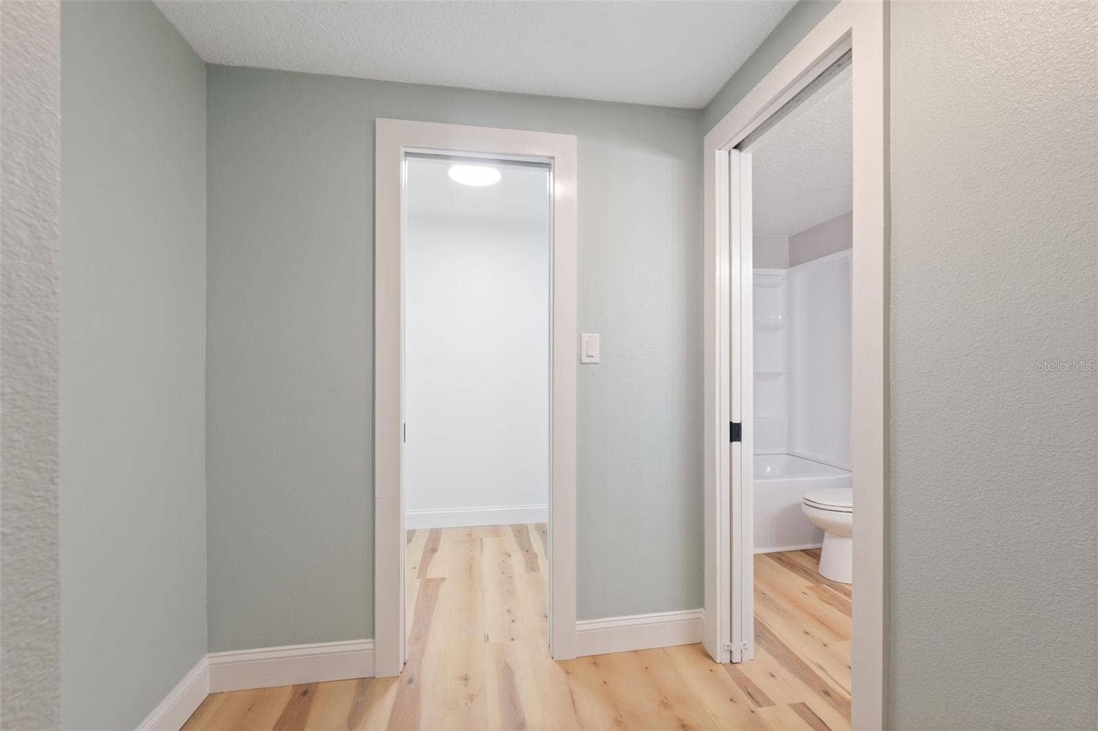 8103 GULF WAY, Hudson, FL 34667 MASTER SUITE