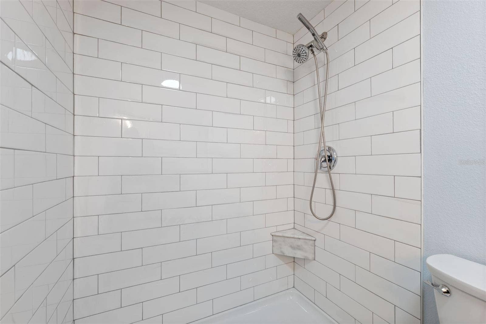 8103 GULF WAY, Hudson, FL 34667 GUEST BATHROOM