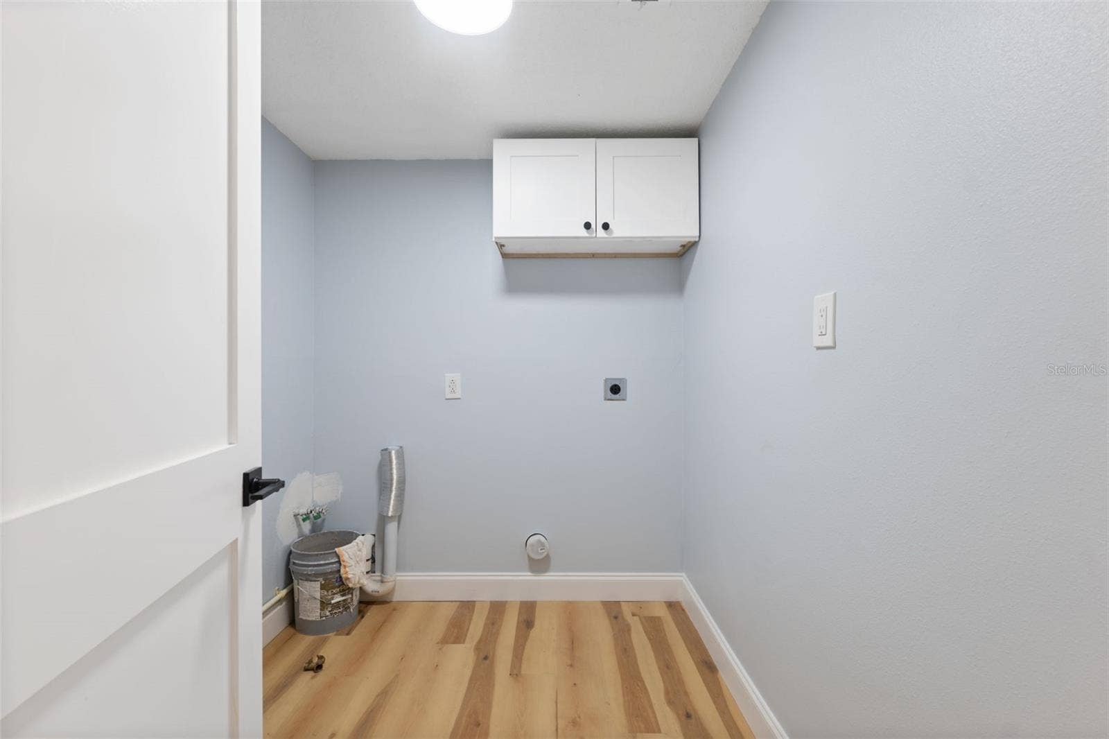 8103 GULF WAY, Hudson, FL 34667 LAUNDRY ROOM