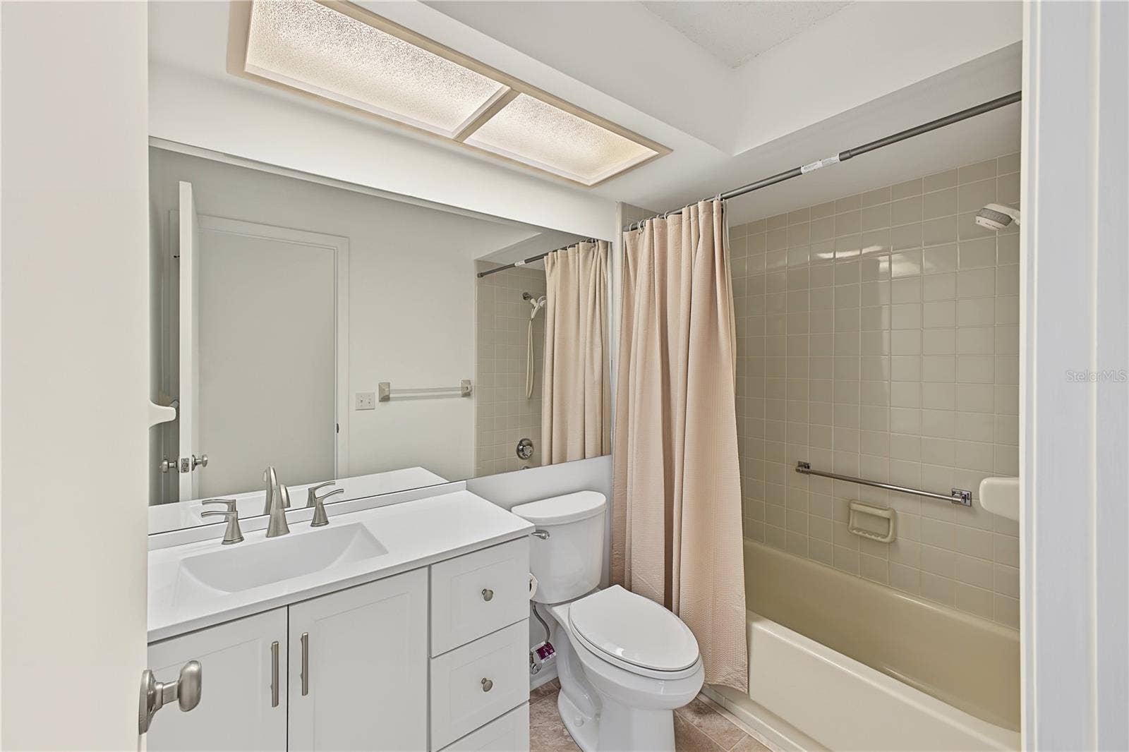 7103 CROWN OAKS DRIVE, Spring Hill, FL 34606 7103 CROWN OAKS DRIVE, Spring Hill, FL 34606