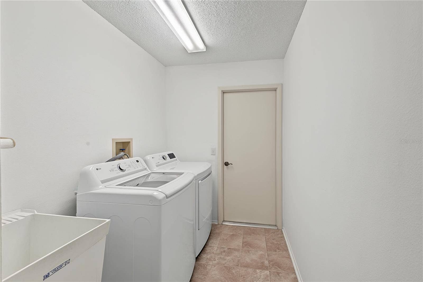 7103 CROWN OAKS DRIVE, Spring Hill, FL 34606 7103 CROWN OAKS DRIVE, Spring Hill, FL 34606