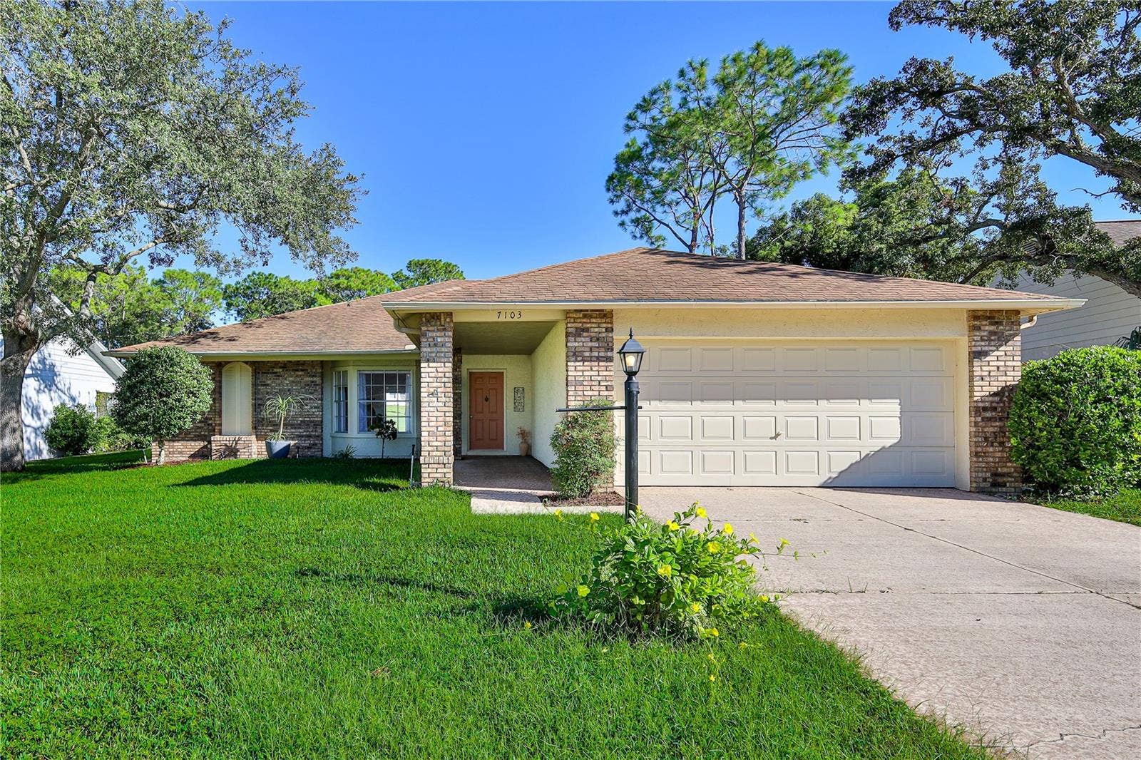 7103 CROWN OAKS DRIVE, Spring Hill, FL 34606 7103 CROWN OAKS DRIVE, Spring Hill, FL 34606