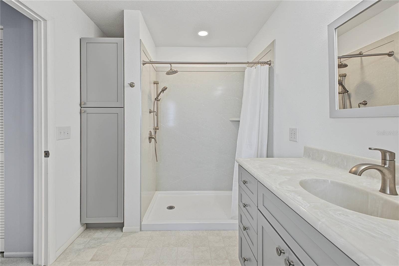 7103 CROWN OAKS DRIVE, Spring Hill, FL 34606 7103 CROWN OAKS DRIVE, Spring Hill, FL 34606