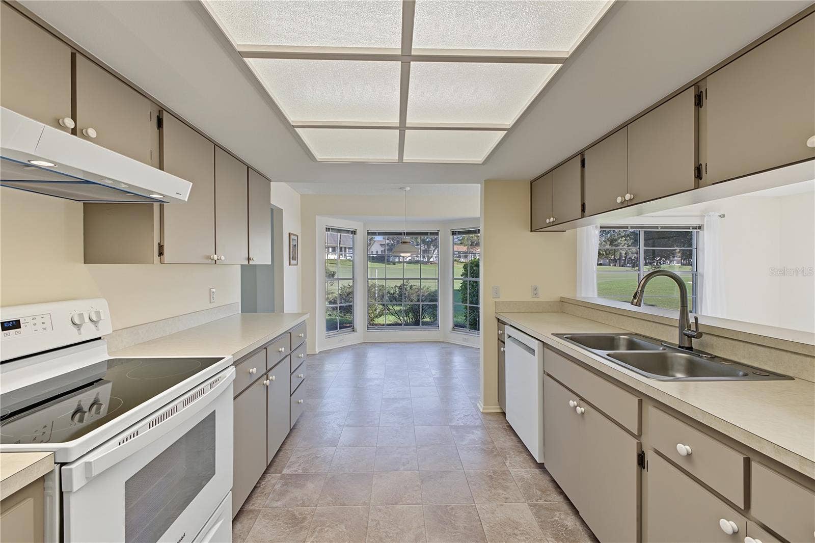 7103 CROWN OAKS DRIVE, Spring Hill, FL 34606 7103 CROWN OAKS DRIVE, Spring Hill, FL 34606