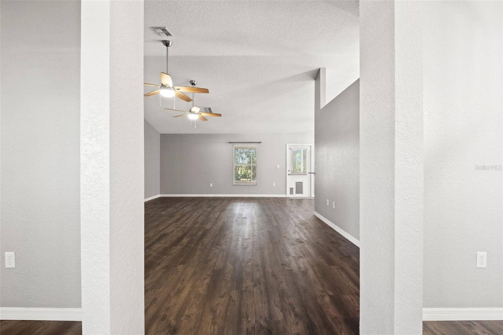2138 FAIRVIEW ROAD, Spring Hill, FL 34609 Entryway/Foyer Area