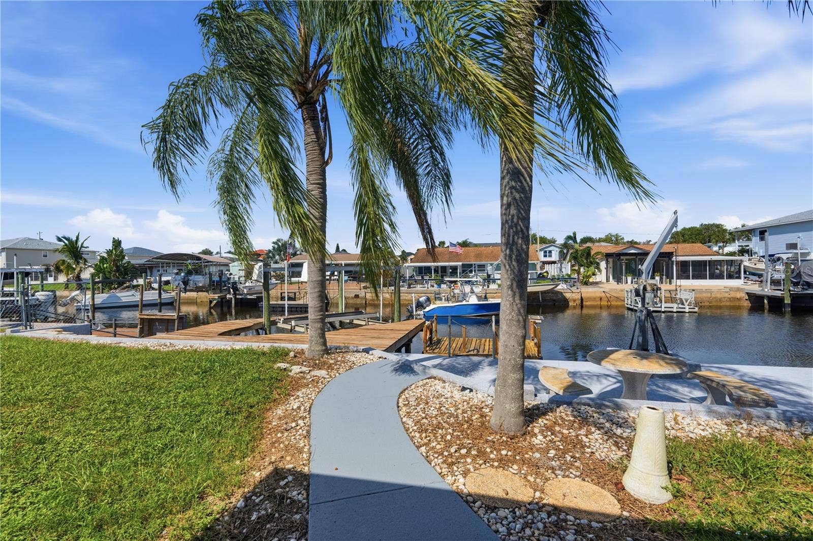 7507 MAKO DRIVE, Hudson, FL 34667 OUT TO BOAT LIFT & DOCK FROM LANAI