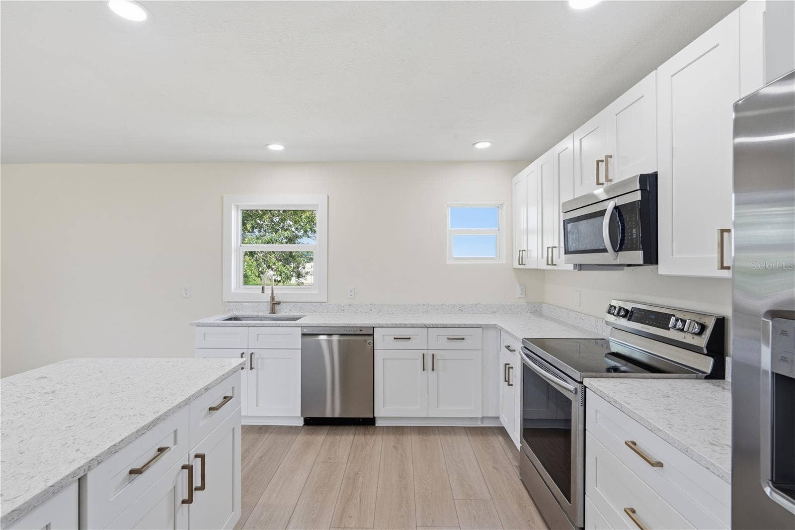 7507 MAKO DRIVE, Hudson, FL 34667 NEW APPLIANCES INCLUDED