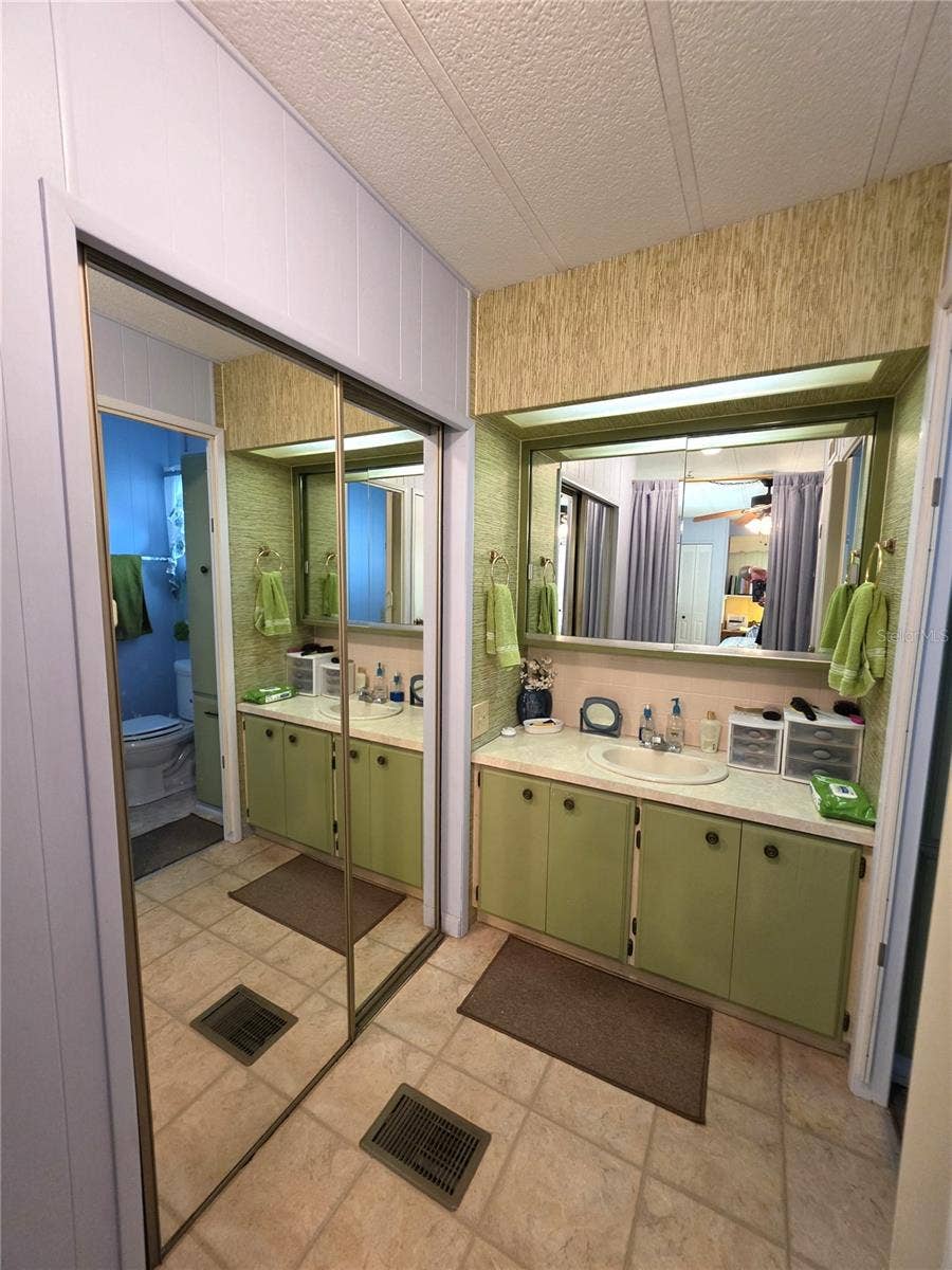 5293 POINCIANA CIRCLE, New Port Richey, FL 34653 5293 POINCIANA CIRCLE, New Port Richey, FL 34653
