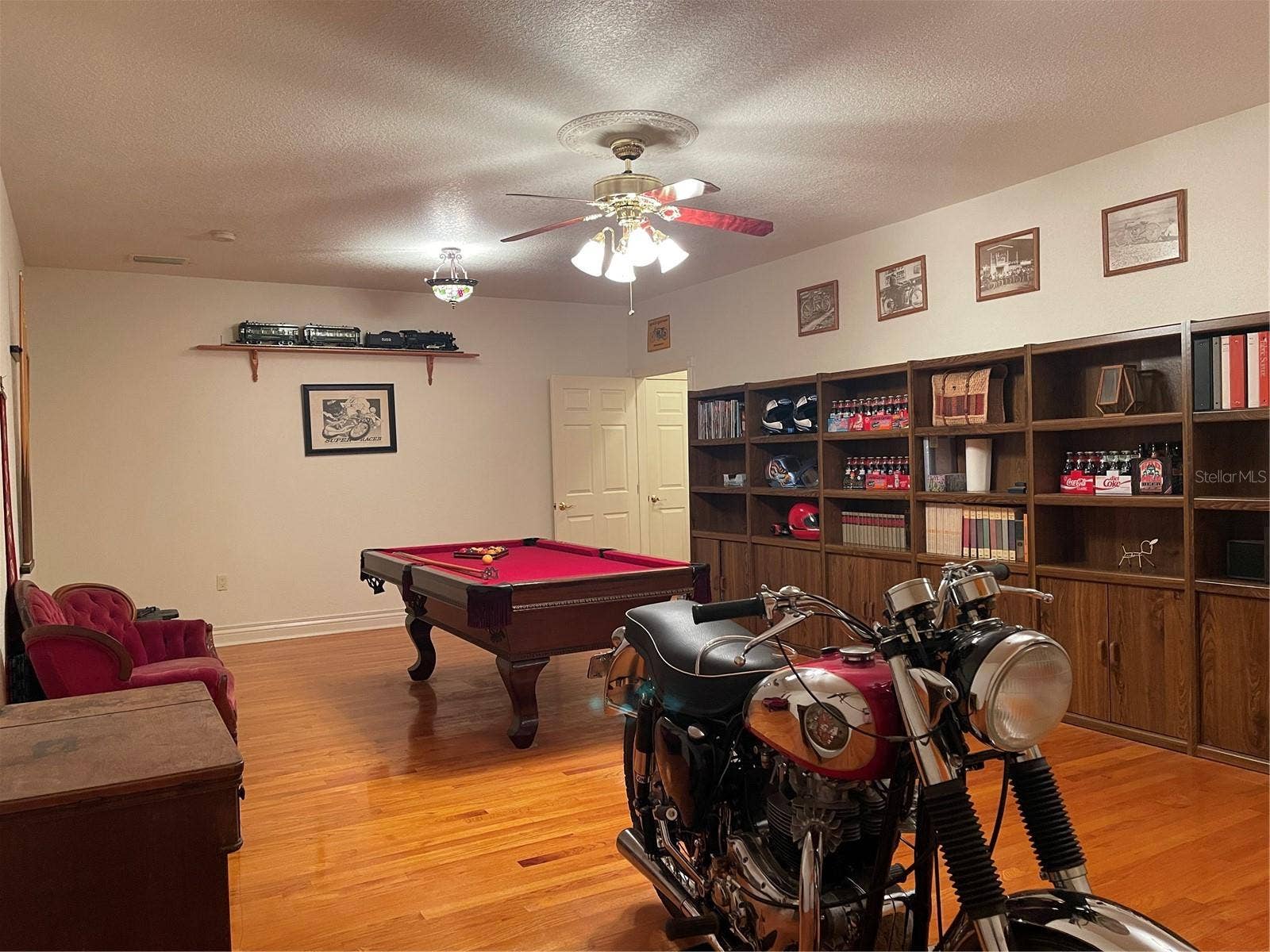 Bonus room is 556 sq ft.