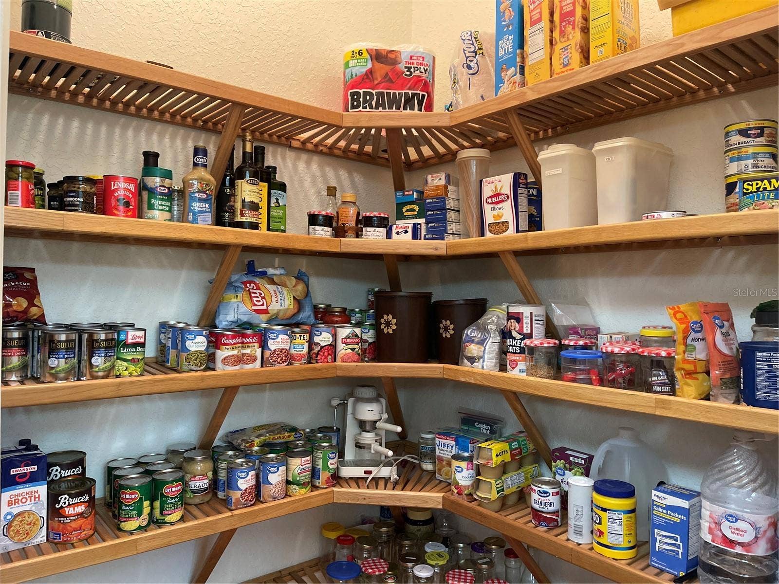 Walk in pantry