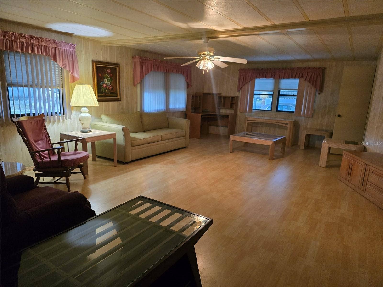 16802 HARLEY STREET, Hudson, FL 34667 LARGE LIVING ROOM