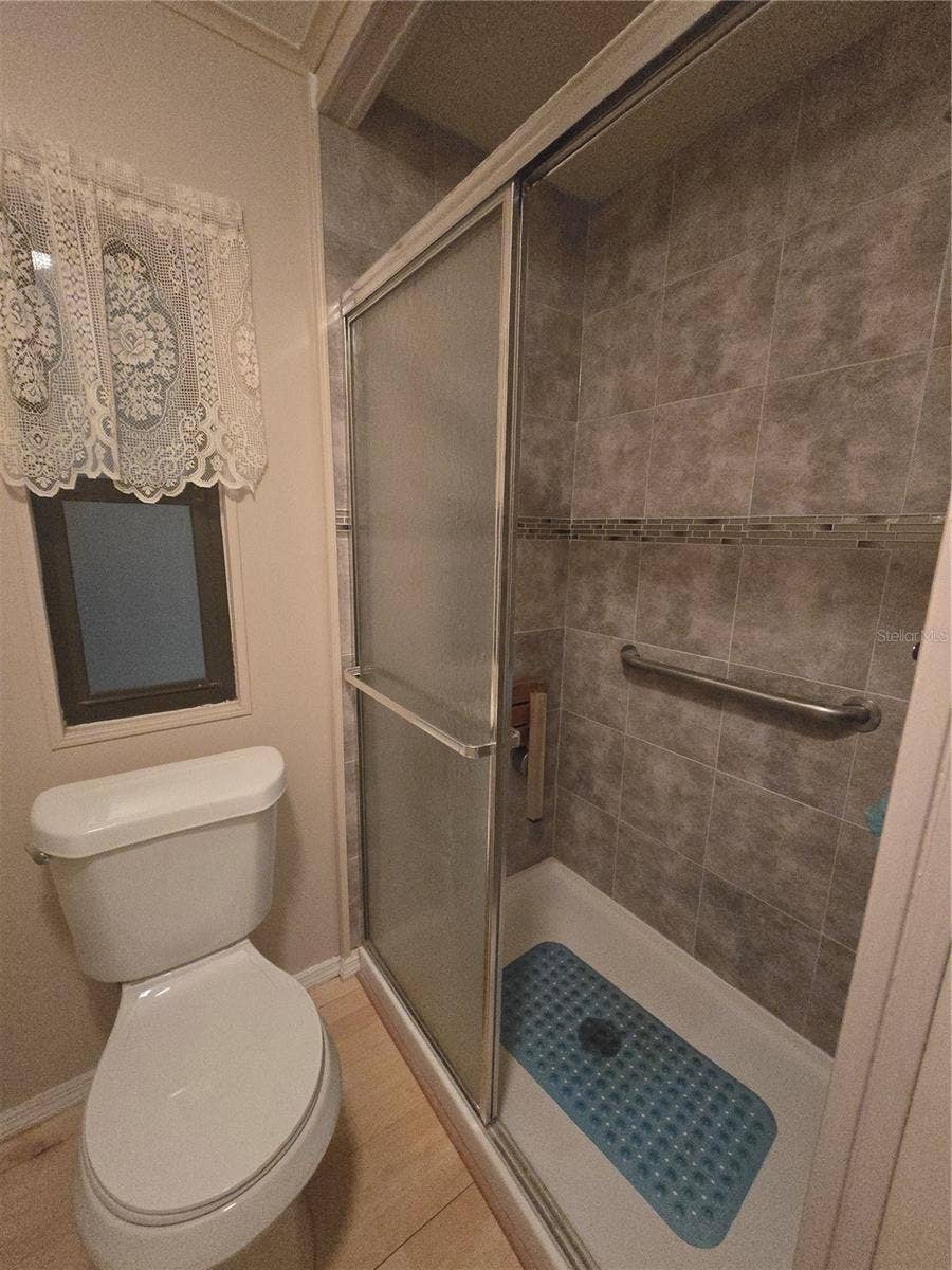 16802 HARLEY STREET, Hudson, FL 34667 PRIMARY BATHROOM