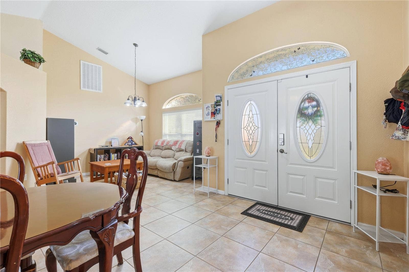 Living room / formal dining combo