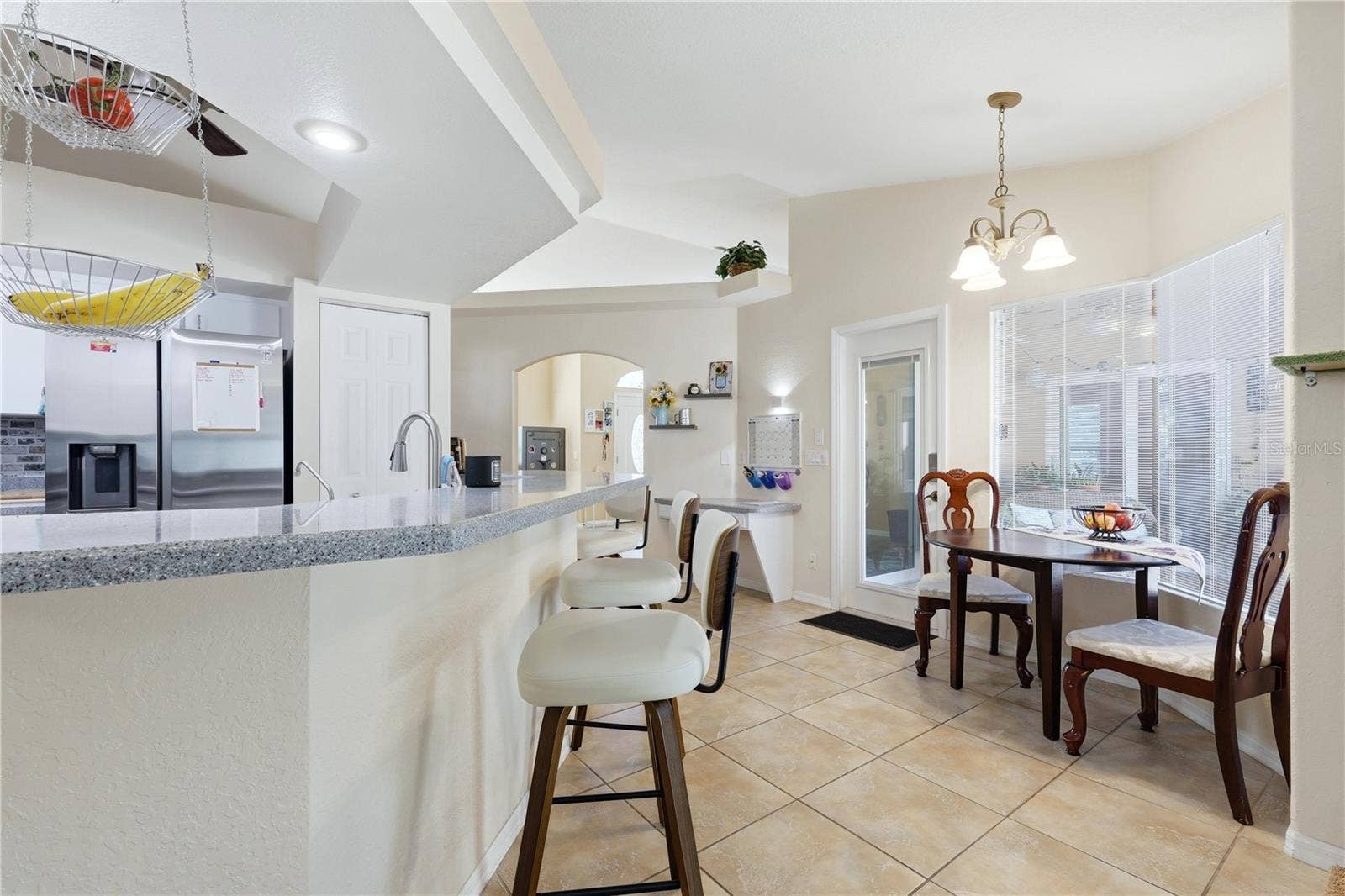 Breakfast bar