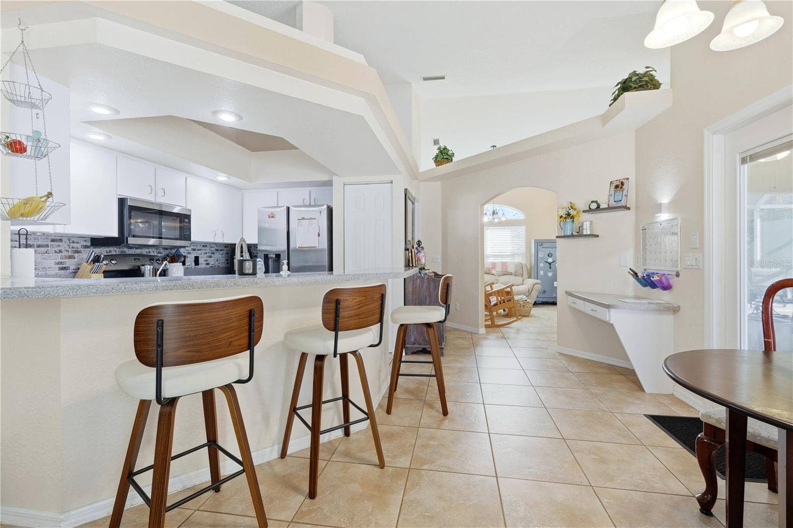 Breakfast bar