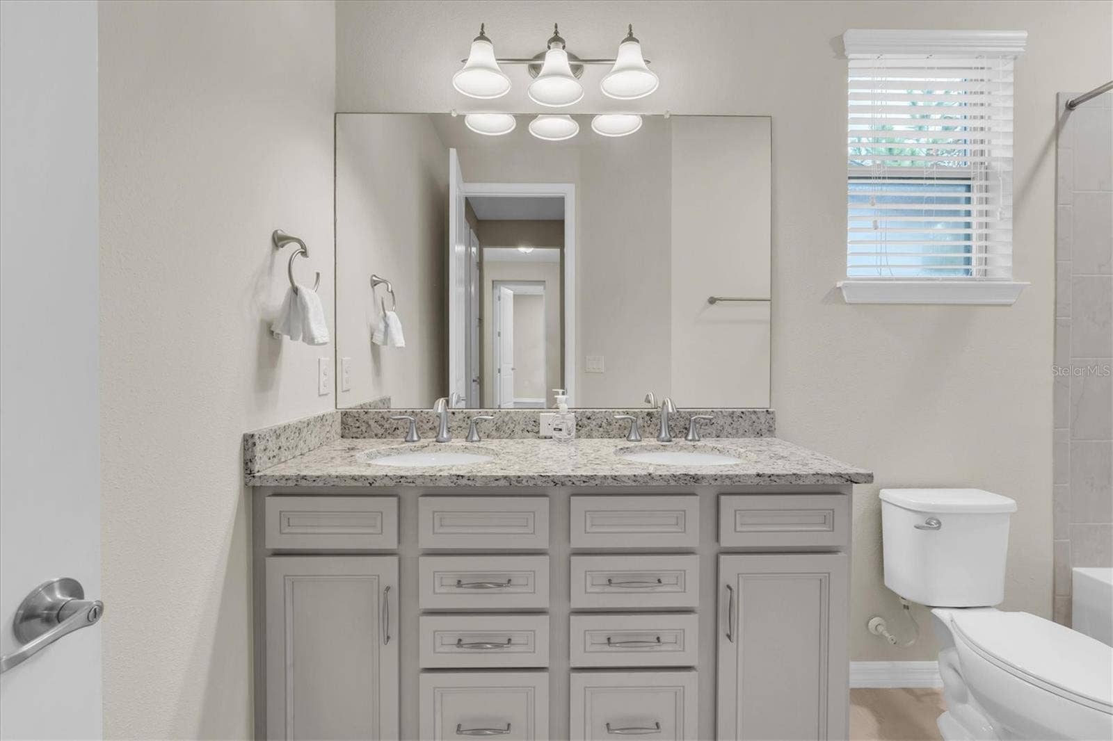 Bathroom vanity