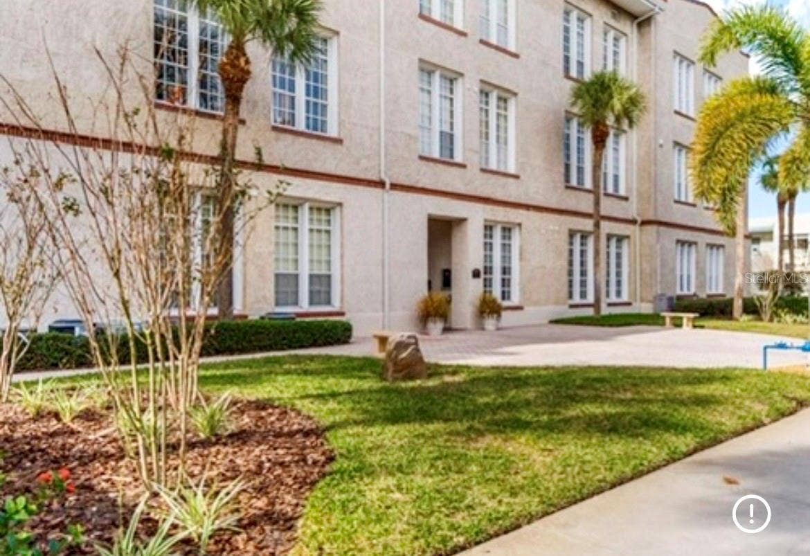 701 MIRROR LAKE DRIVE N, #120, St Petersburg, FL 33701 Side Entrance to the Building
