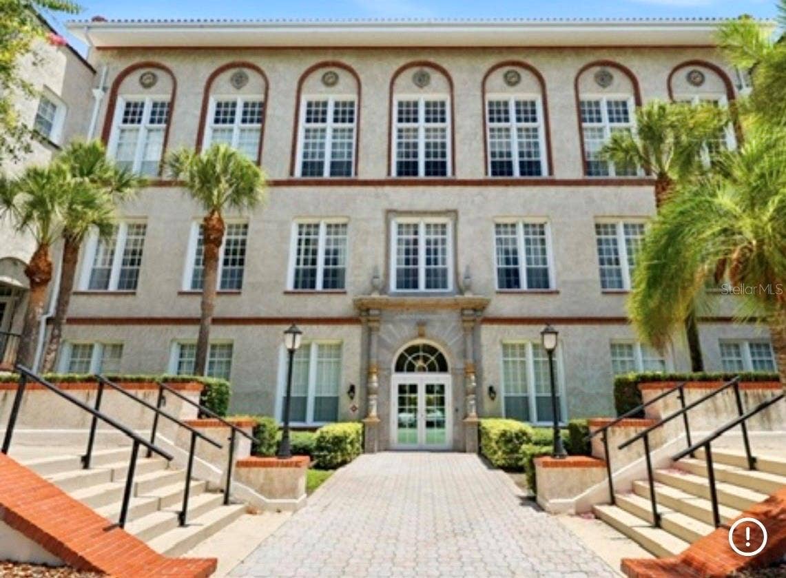 701 MIRROR LAKE DRIVE N, #120, St Petersburg, FL 33701 Front of Building