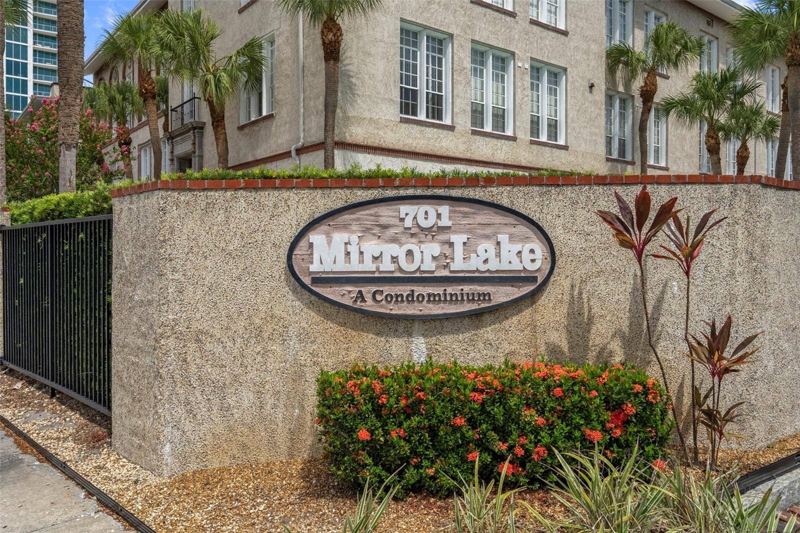 701 MIRROR LAKE DRIVE N, #120, St Petersburg, FL 33701 Community Entry
