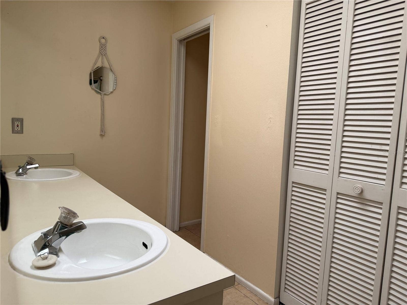 13811 LAZY OAK DRIVE, #21, Tampa, FL 33613 Primary Bathroom