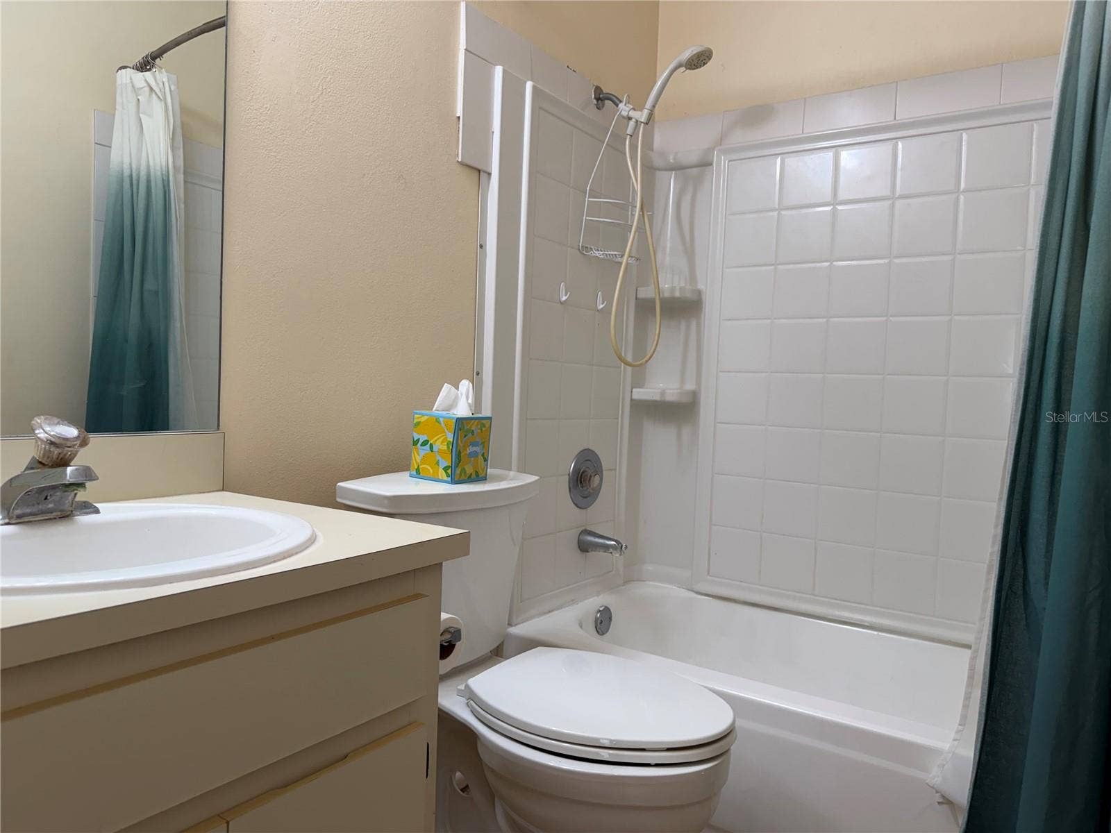 13811 LAZY OAK DRIVE, #21, Tampa, FL 33613 Bathroom #2