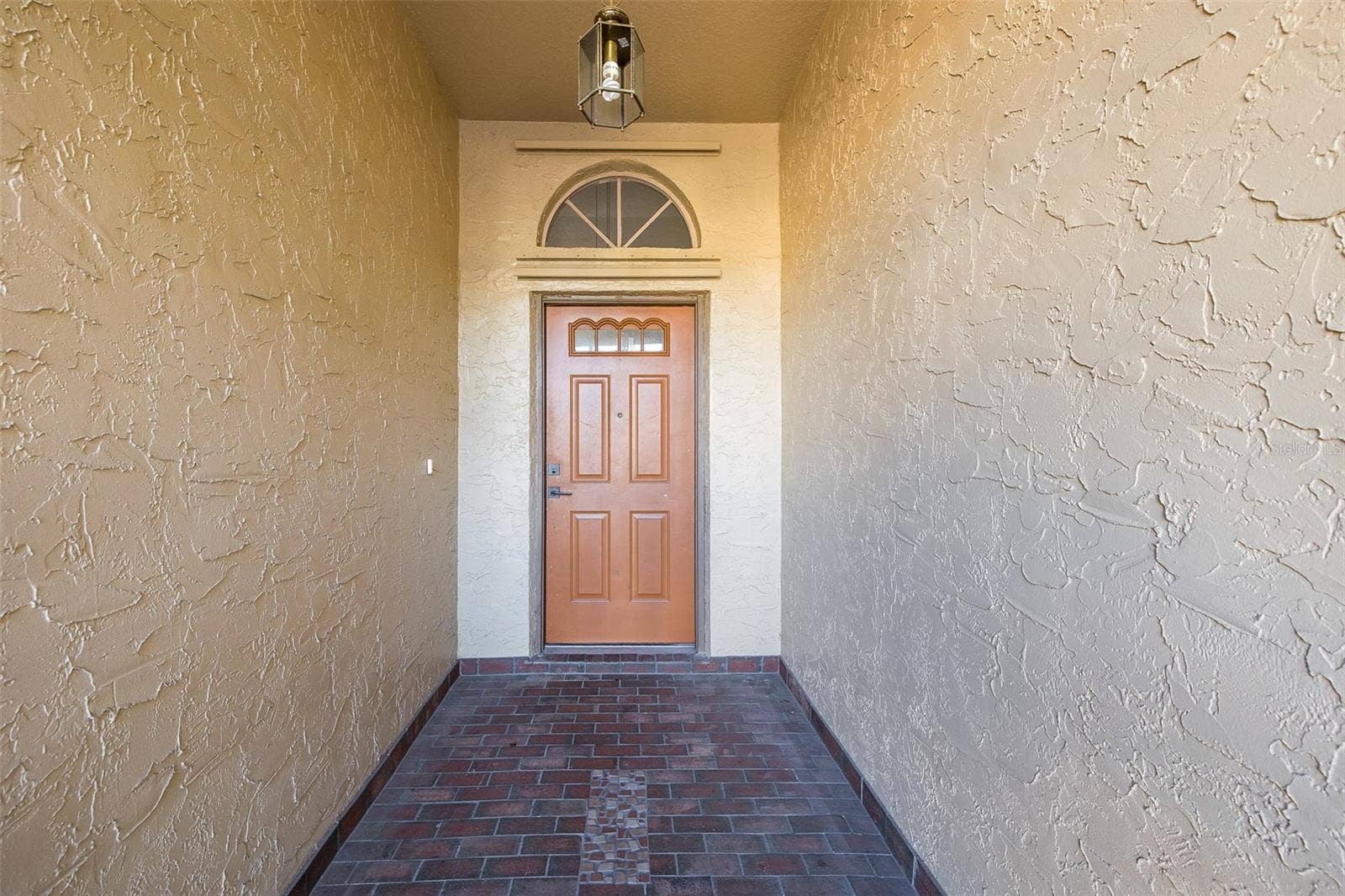 4622 SAWGRASS BOULEVARD, New Port Richey, FL 34653 Enclosed entry