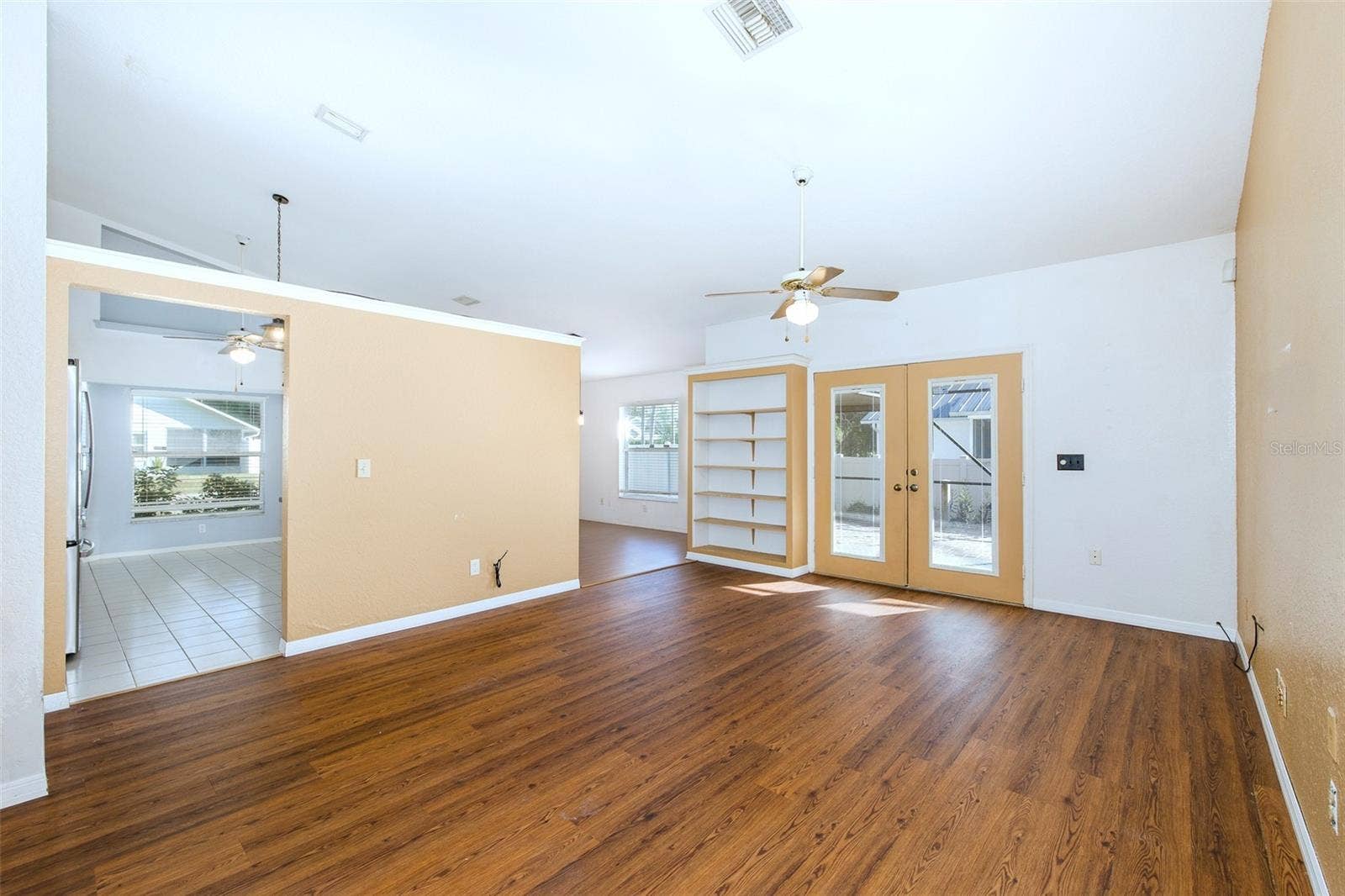 4622 SAWGRASS BOULEVARD, New Port Richey, FL 34653 Livingroom