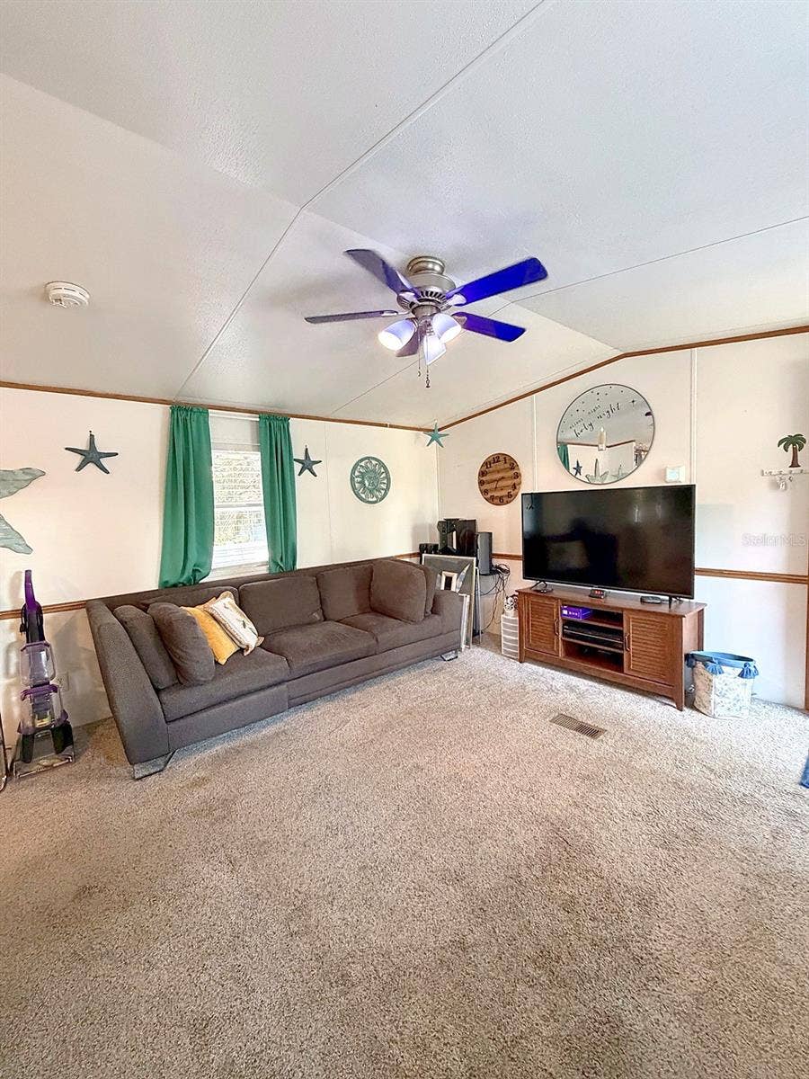 1301 LIVE OAK PARKWAY, Tarpon Springs, FL 34689 1301 LIVE OAK PARKWAY, Tarpon Springs, FL 34689