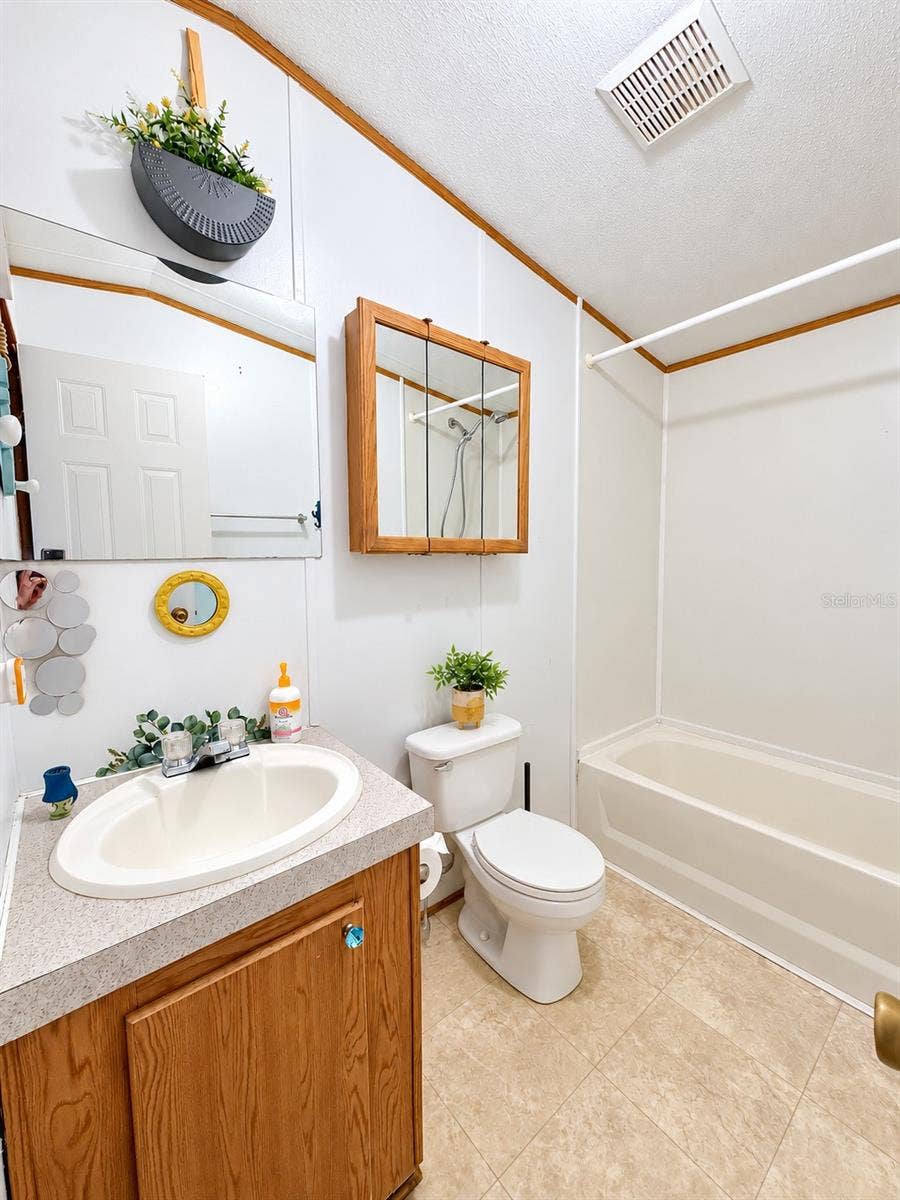 1301 LIVE OAK PARKWAY, Tarpon Springs, FL 34689 Bathroom