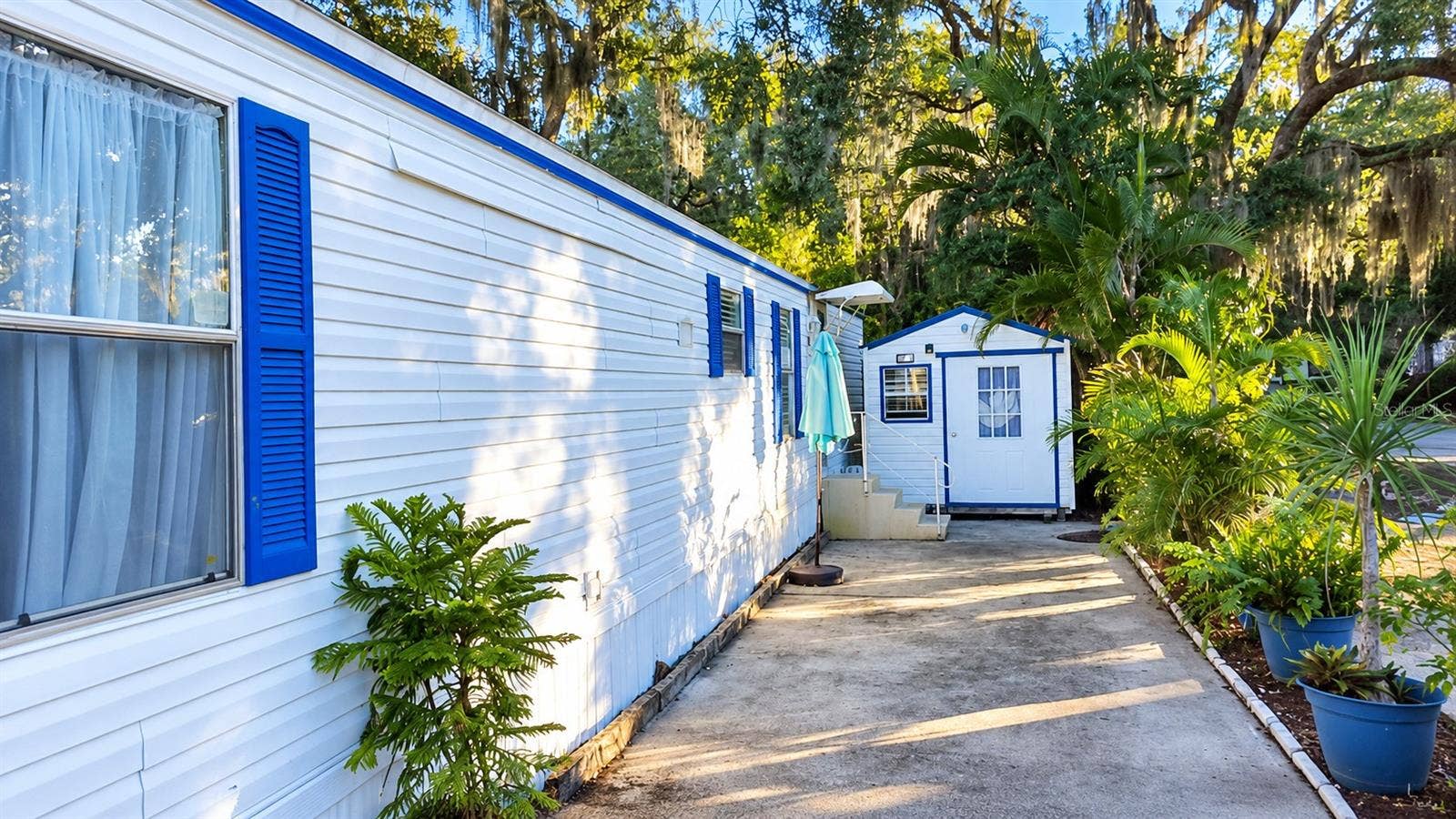 1301 LIVE OAK PARKWAY, Tarpon Springs, FL 34689 1301 LIVE OAK PARKWAY, Tarpon Springs, FL 34689