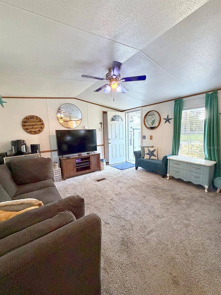 1301 LIVE OAK PARKWAY, Tarpon Springs, FL 34689 Living Room