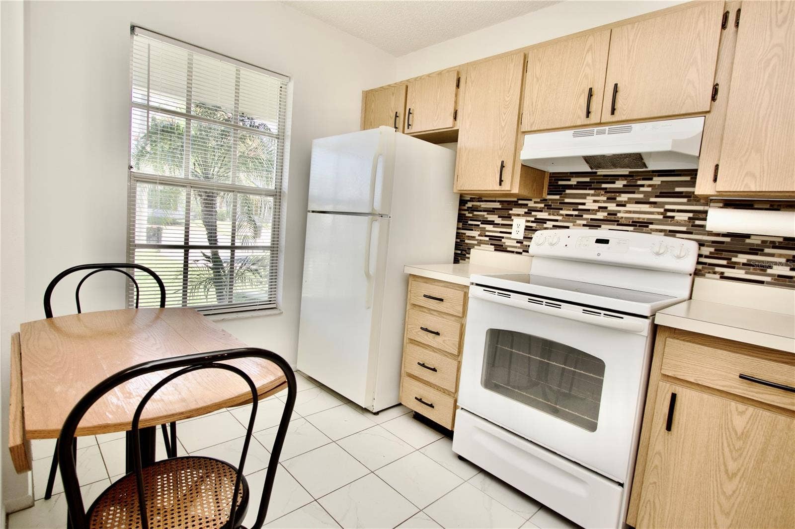 2853 FORRESTAL COURT, New Port Richey, FL 34655 Eat-In Kitchen