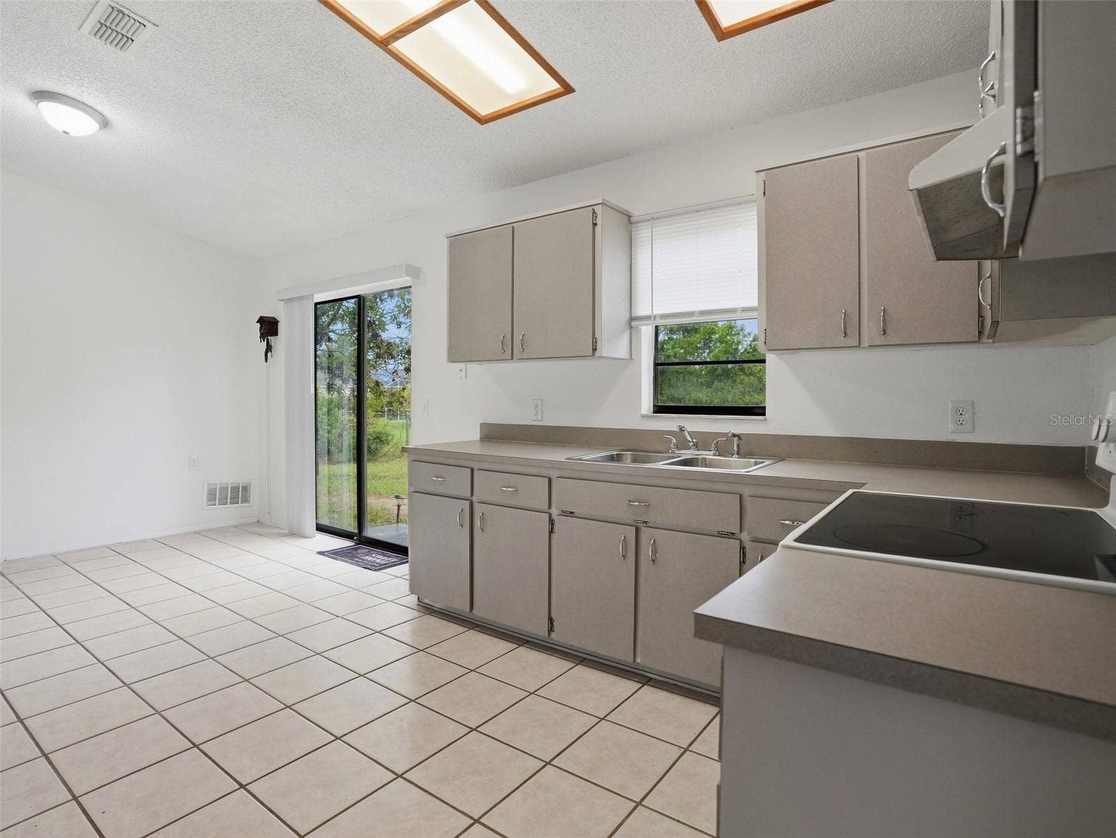 301 KILLINGER AVENUE, Spring Hill, FL 34606 301 KILLINGER AVENUE, Spring Hill, FL 34606