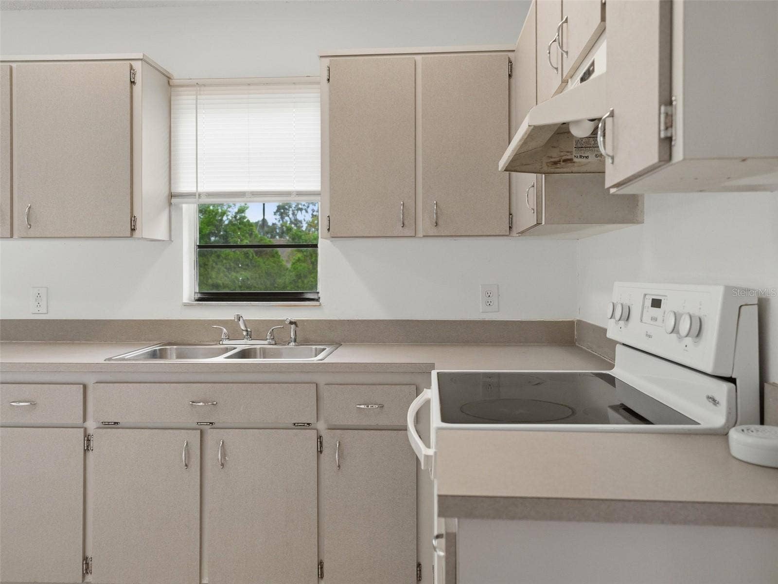 301 KILLINGER AVENUE, Spring Hill, FL 34606 301 KILLINGER AVENUE, Spring Hill, FL 34606