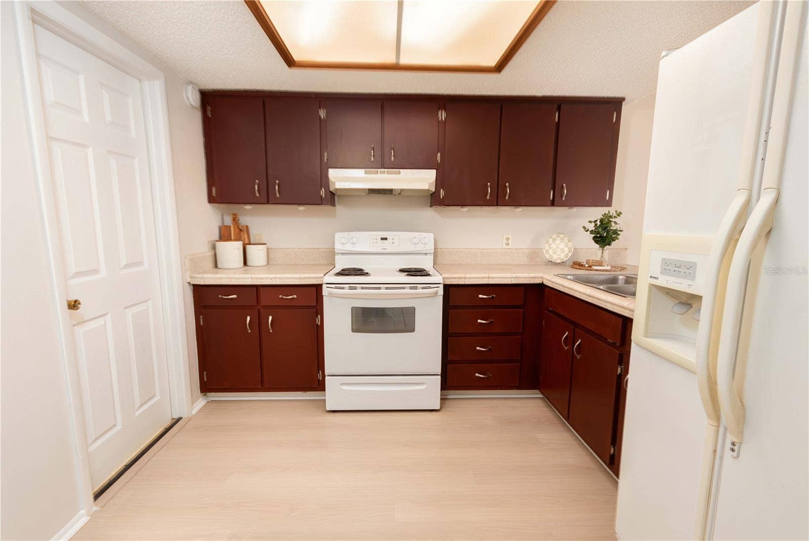 7245 KNOLL DRIVE, New Port Richey, FL 34653 7245 KNOLL DRIVE, New Port Richey, FL 34653