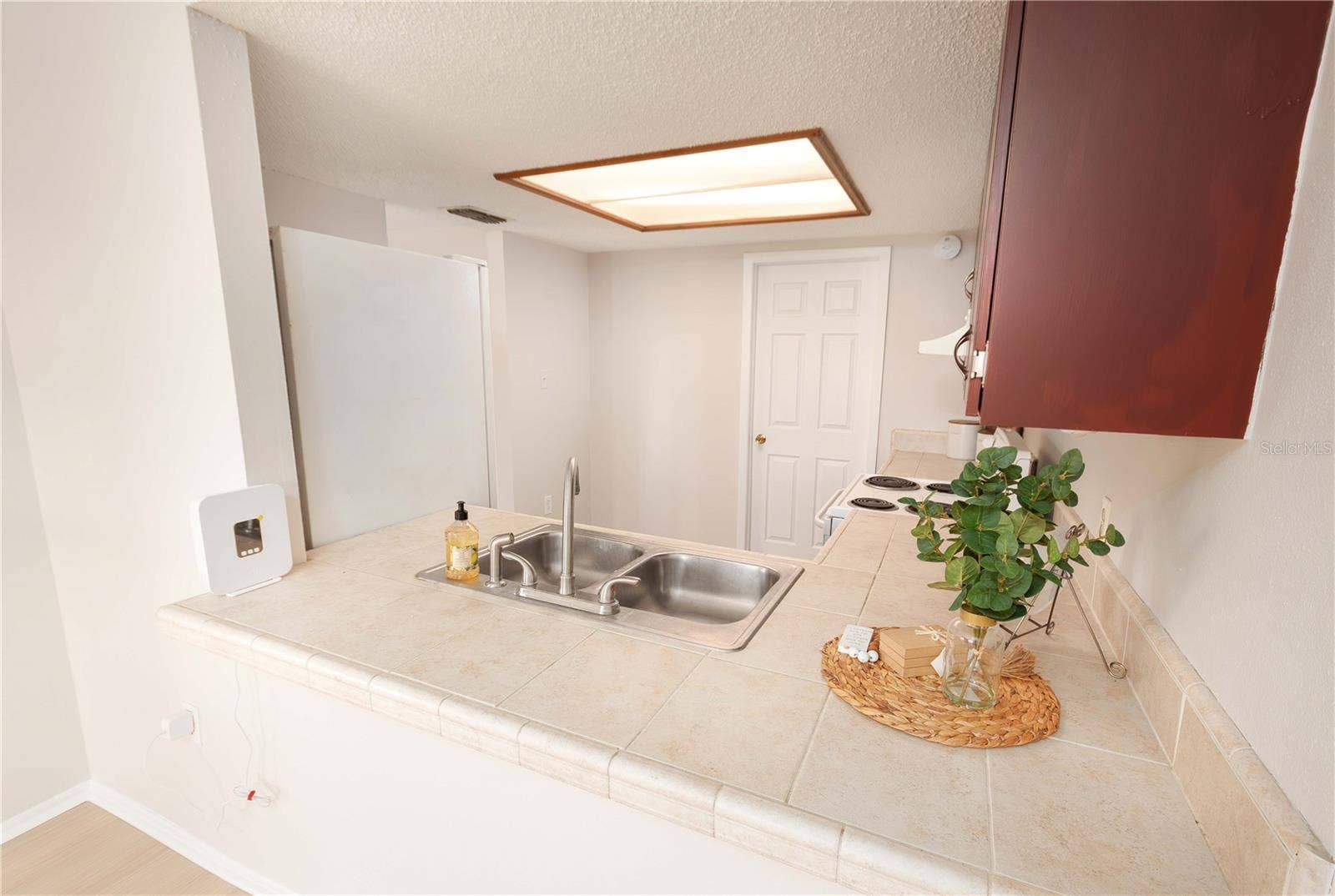 7245 KNOLL DRIVE, New Port Richey, FL 34653 7245 KNOLL DRIVE, New Port Richey, FL 34653