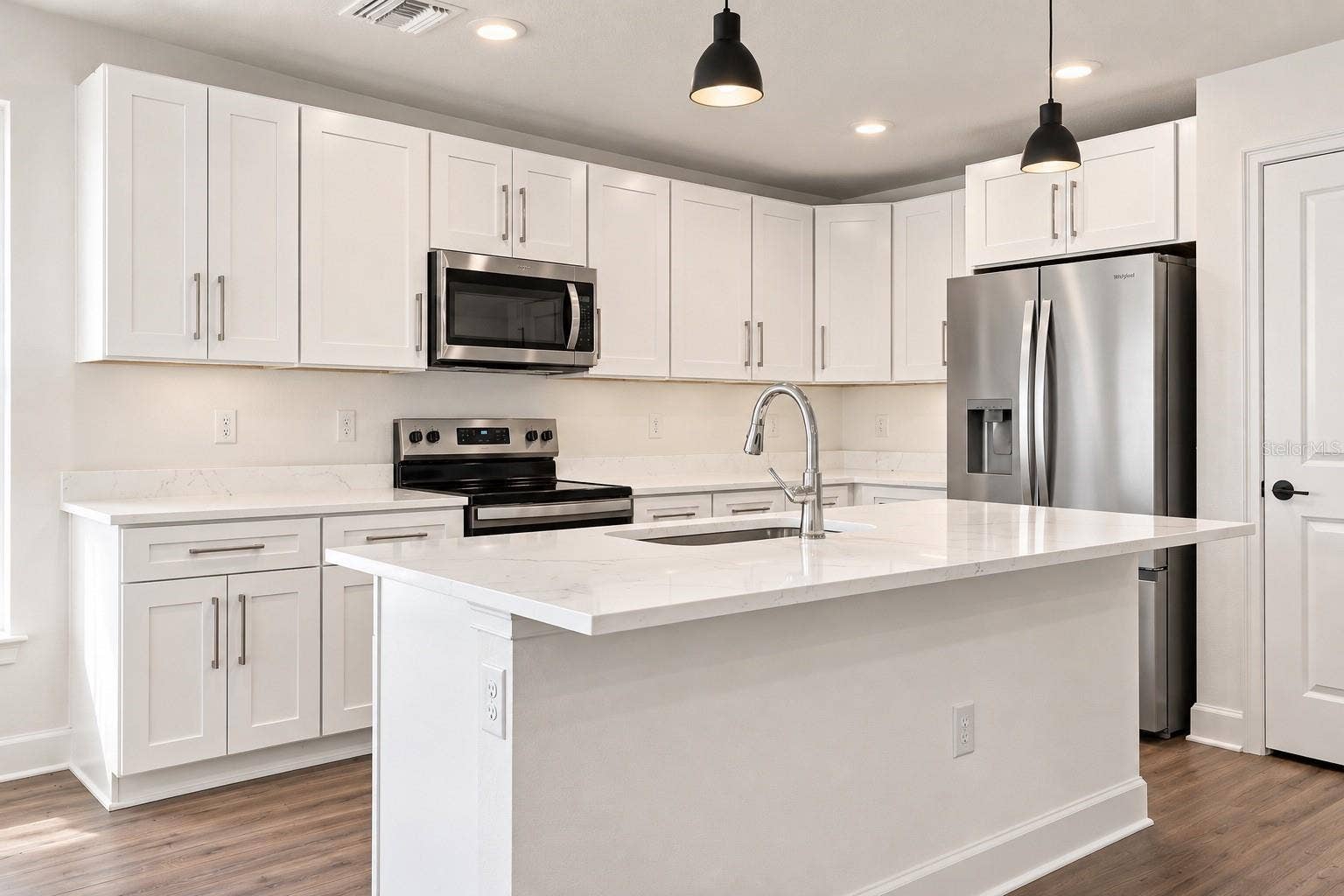 11041 SPOONBILL ROAD, Weeki Wachee, FL 34613 Kitchen