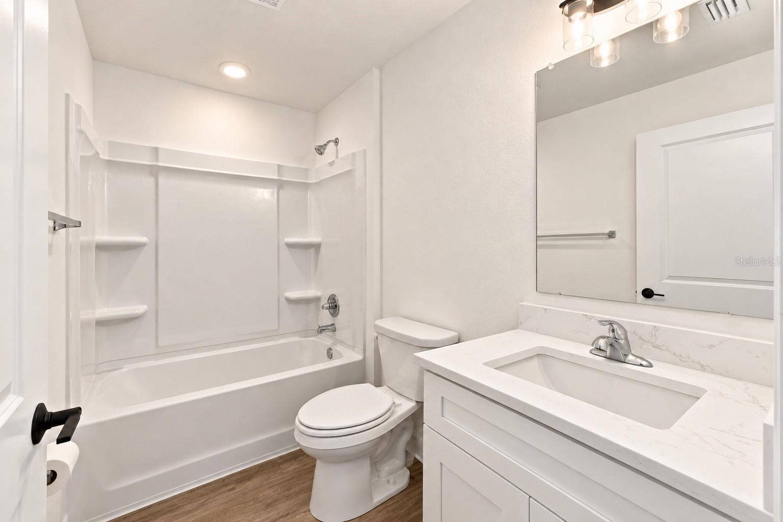 11041 SPOONBILL ROAD, Weeki Wachee, FL 34613 Guest bathroom