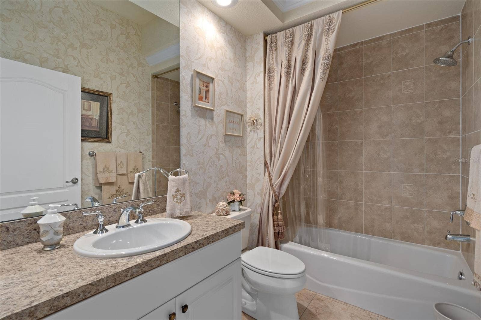 409 SILAS COURT, Spring Hill, FL 34609 Guest Bathroom