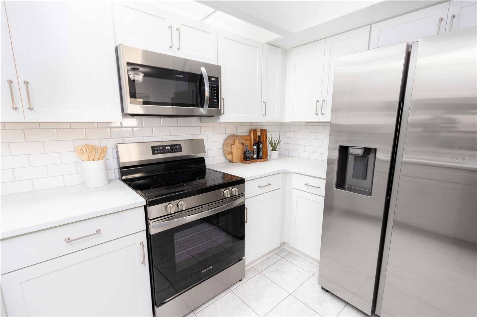 2700 NEBRASKA AVENUE, #2-205, Palm Harbor, FL 34684
