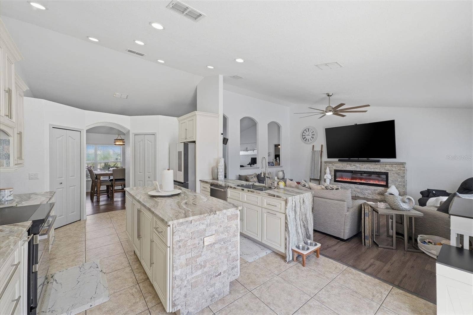 13338 LA CASITA AVENUE, Spring Hill, FL 34609 13338 LA CASITA AVENUE, Spring Hill, FL 34609